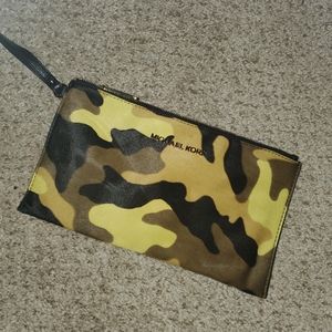 Michael Kors Wristlet